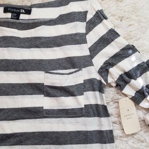 FOREVER 21 Grey& Creme Striped Shirt sz M. NEW!♡